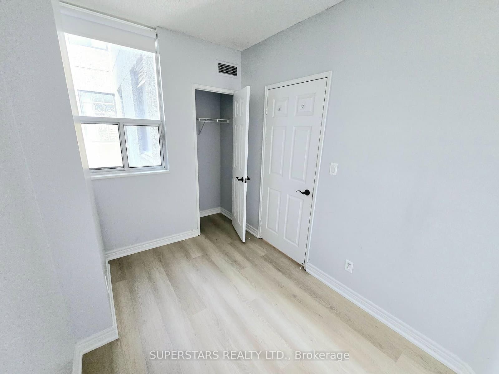 55 Bloor Street E, Unit 1502 thumbnail 14