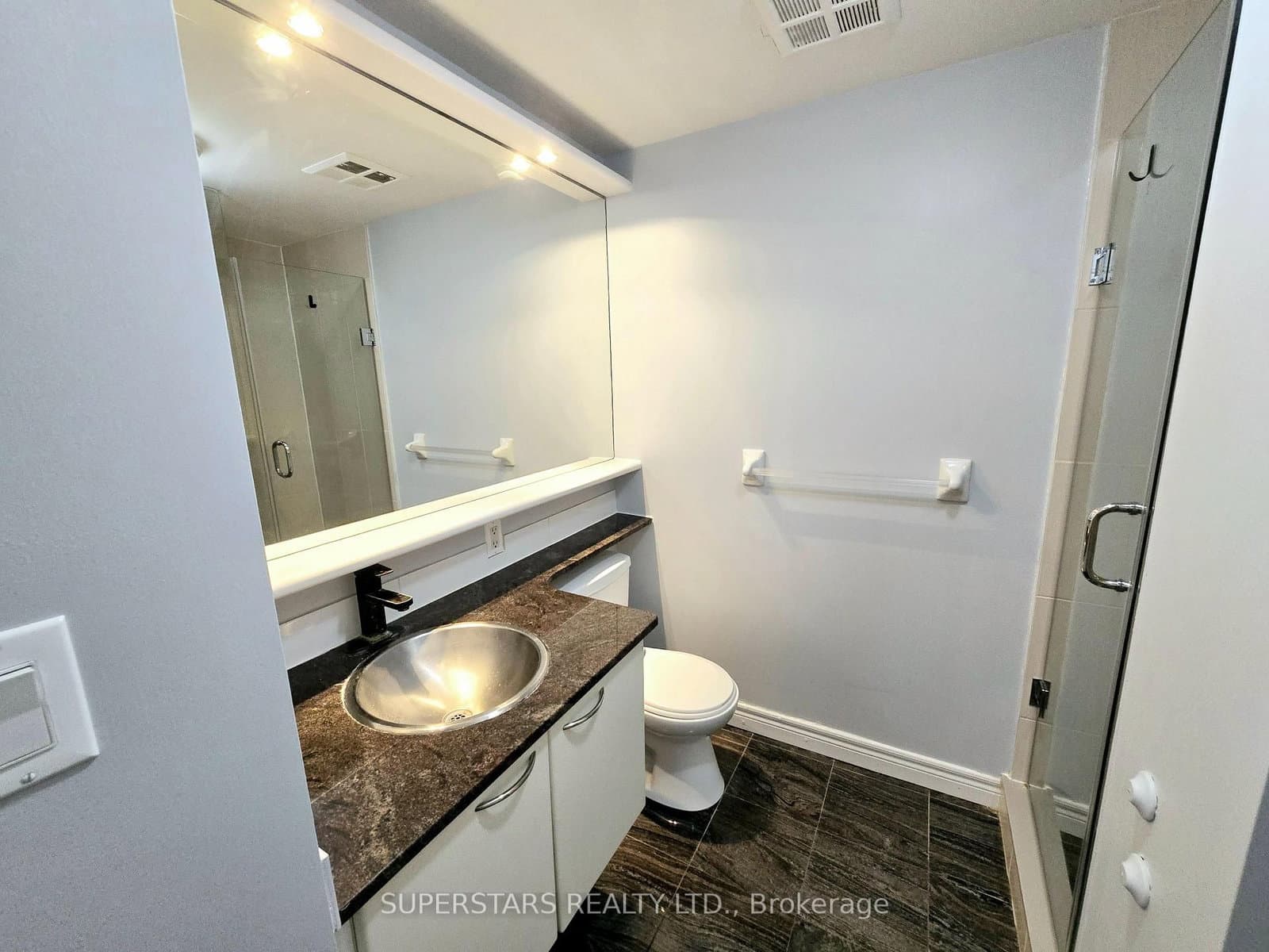 55 Bloor Street E, Unit 1502 thumbnail 15