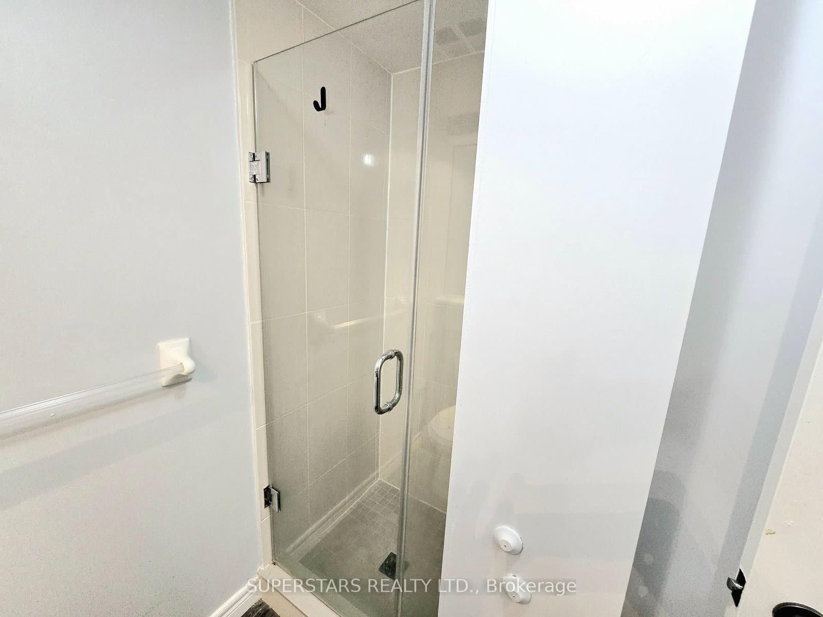 55 Bloor Street E, Unit 1502 thumbnail 16