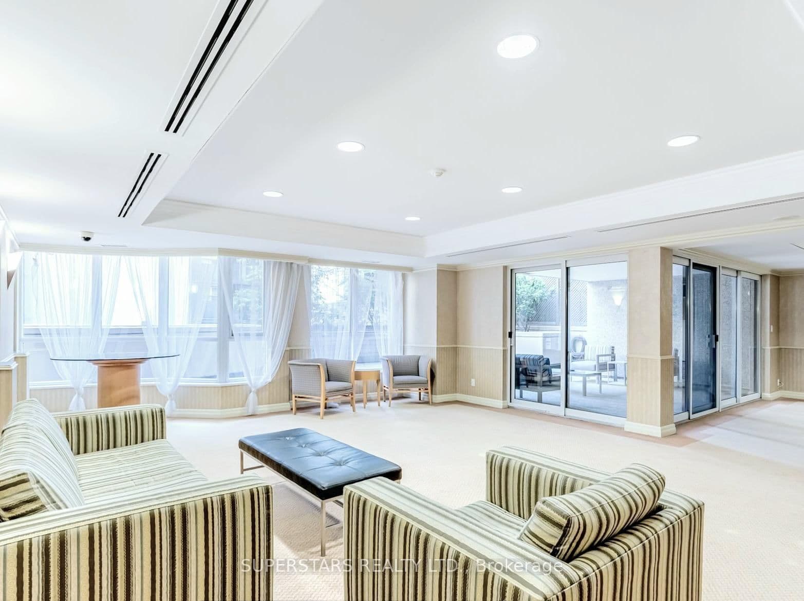 55 Bloor Street E, Unit 1502 thumbnail 21