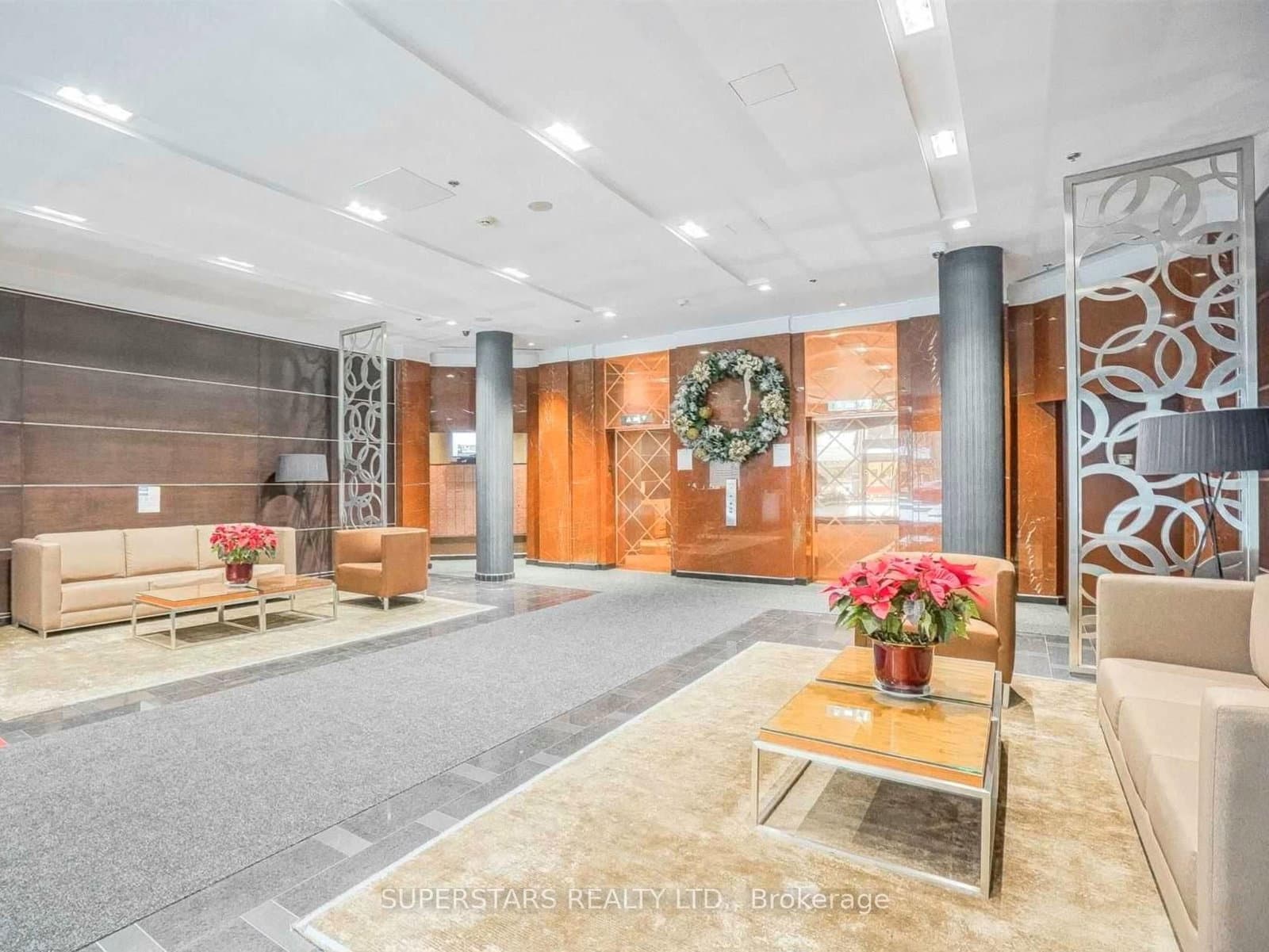 55 Bloor Street E, Unit 1502 thumbnail 4