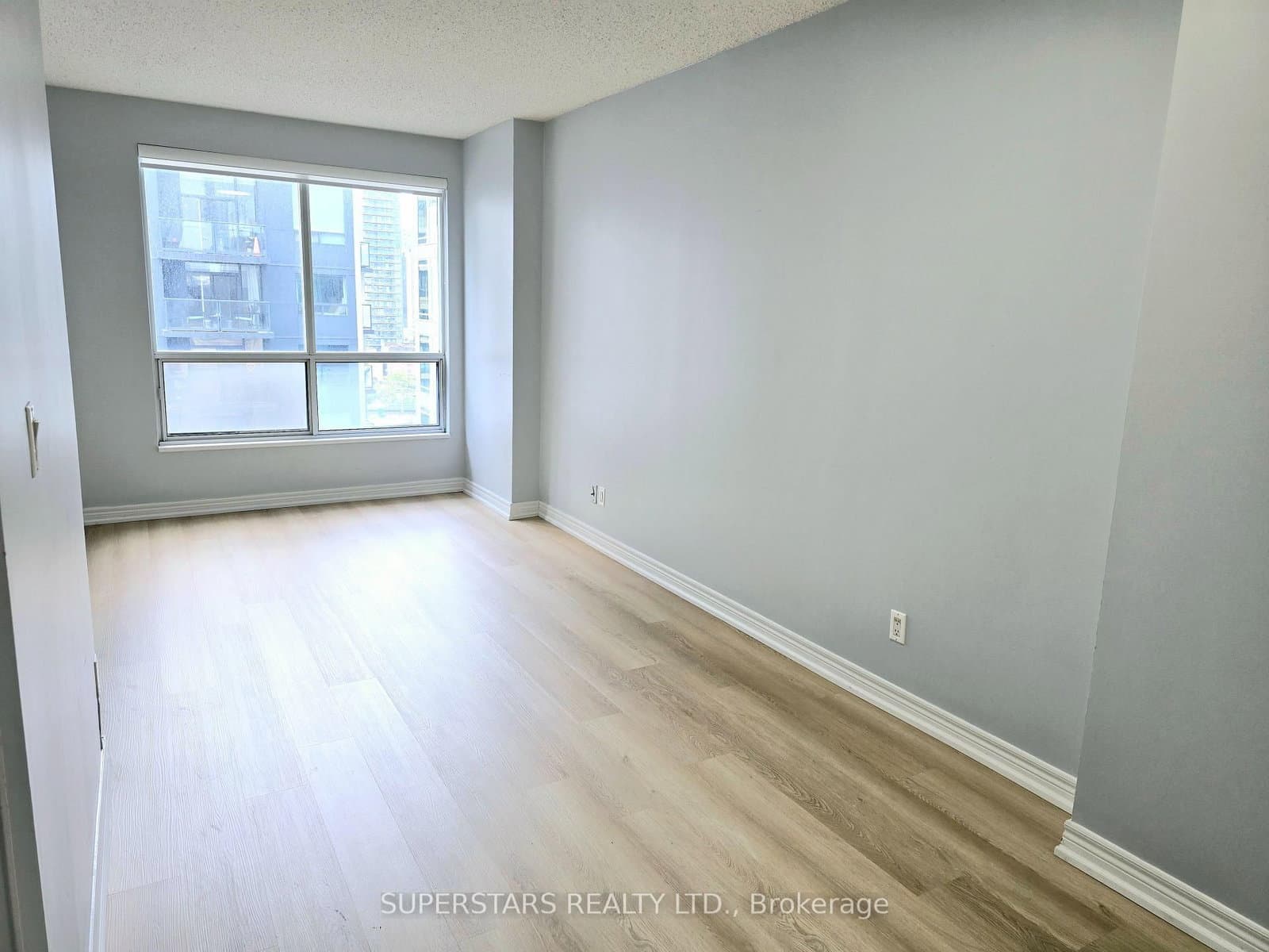 55 Bloor Street E, Unit 1502 thumbnail 7