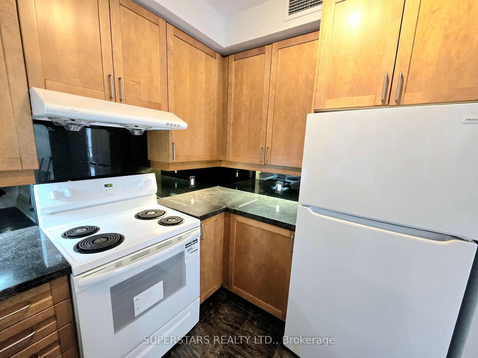 55 Bloor Street E, Unit 1502 thumbnail 9