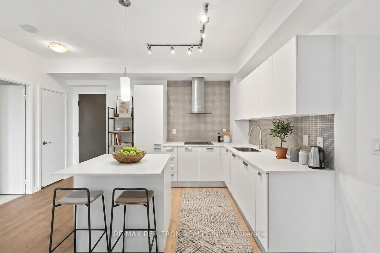 9 Bogert Avenue, Unit 1104 thumbnail 2
