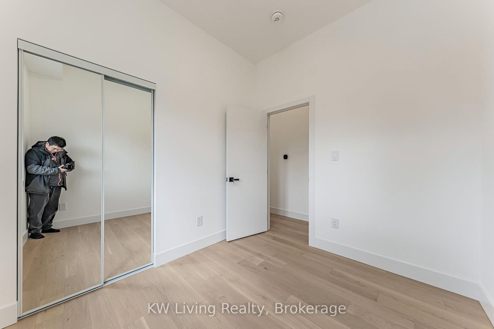 712 Eglinton Avenue E thumbnail 26