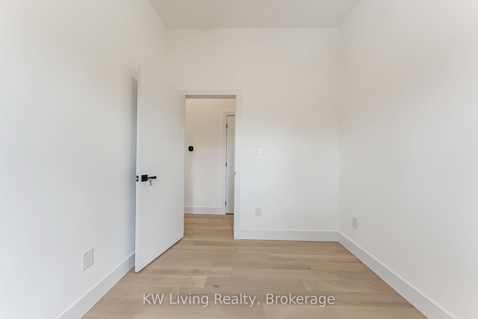 712 Eglinton Avenue E thumbnail 27