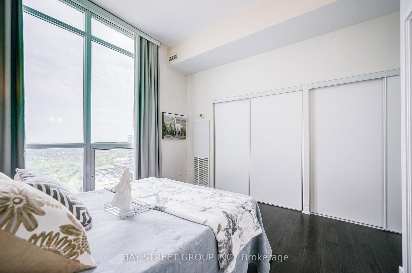 33 Singer Court, Unit Ph02 thumbnail 21