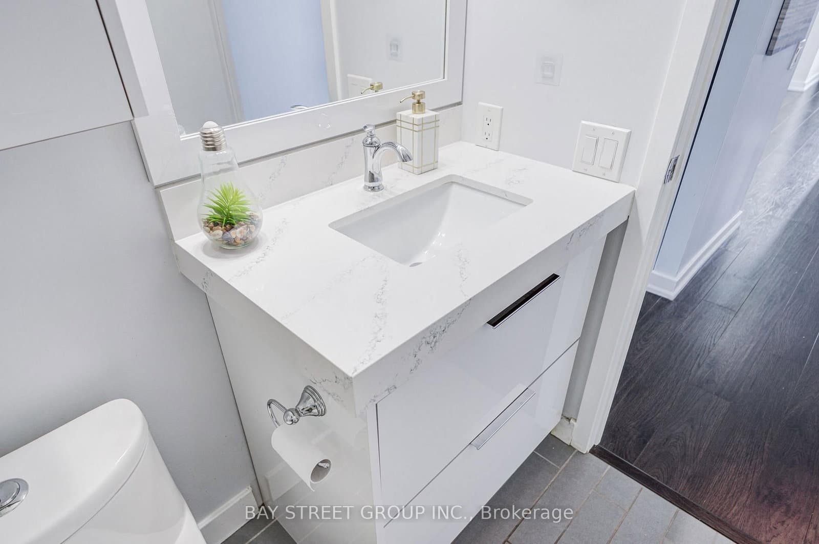 33 Singer Court, Unit Ph02 thumbnail 35