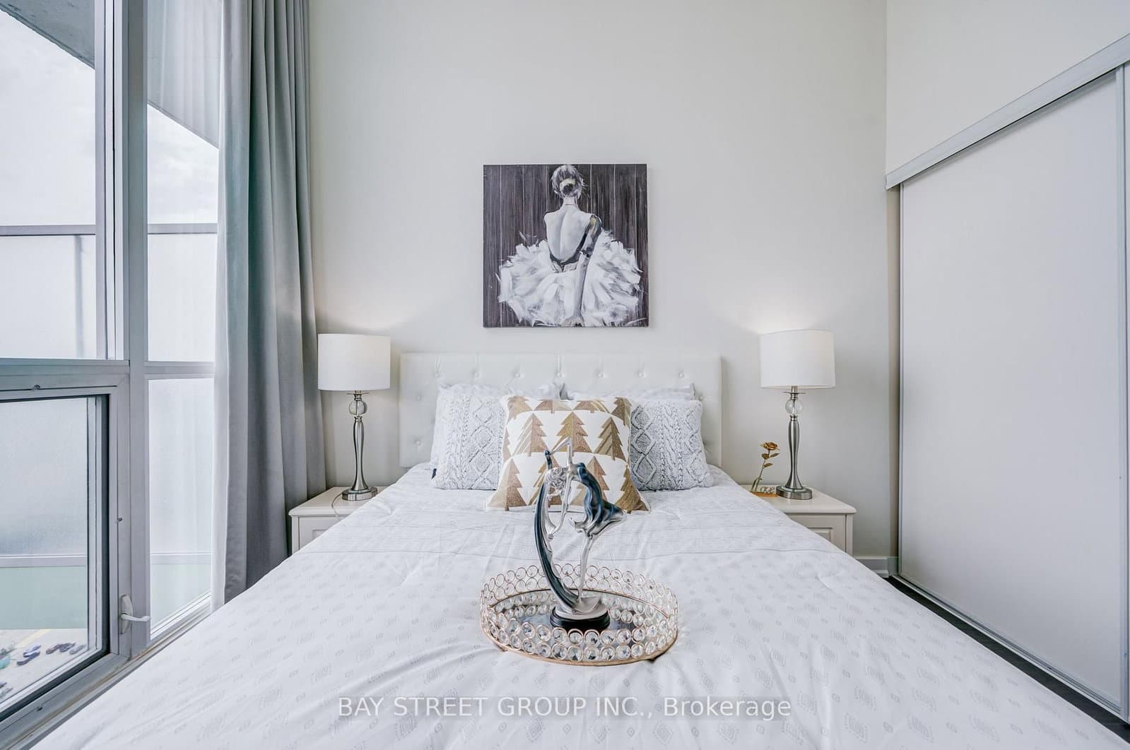 33 Singer Court, Unit Ph02 thumbnail 6