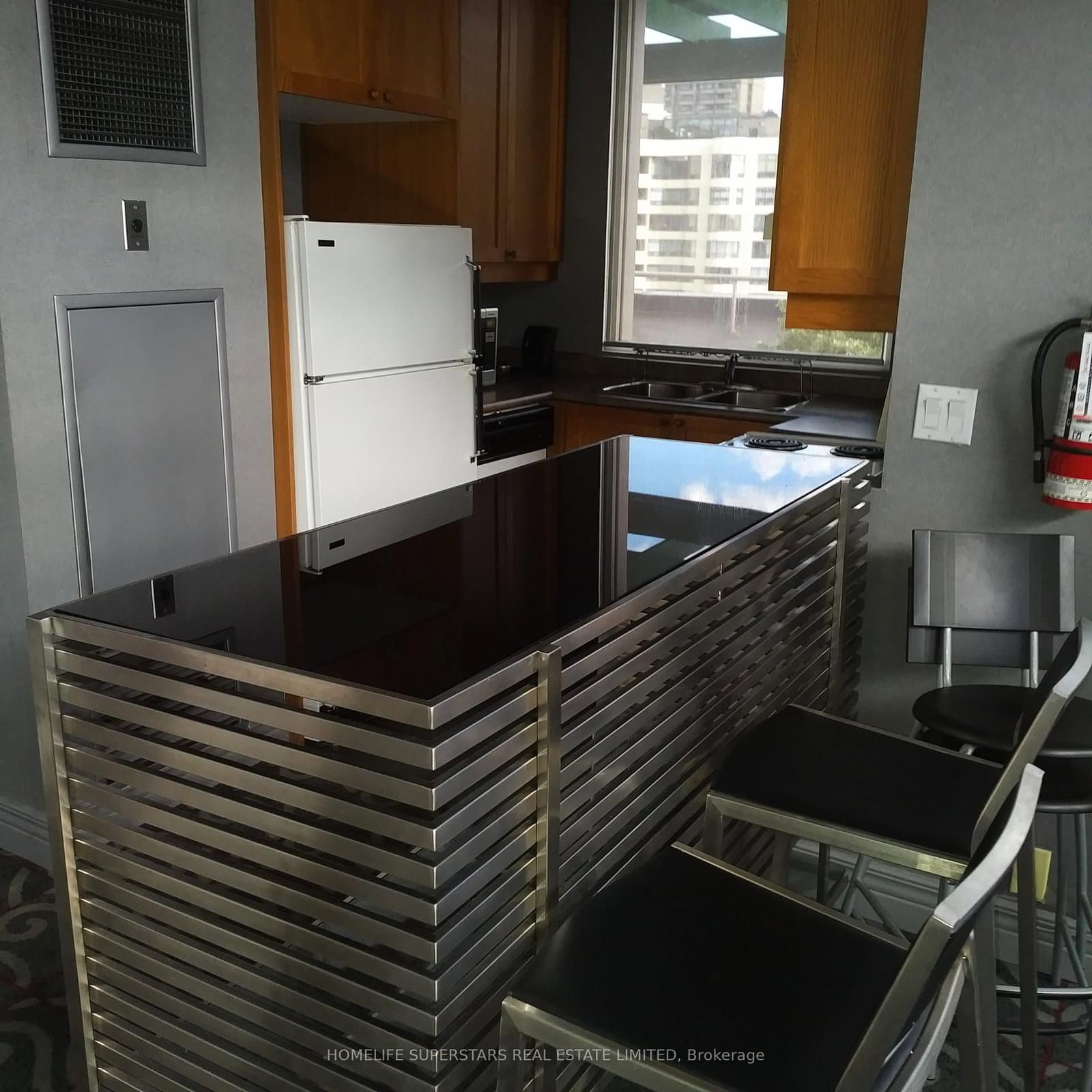 555 Yonge Street, Unit 301 thumbnail 10