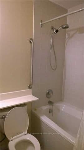 555 Yonge Street, Unit 301 thumbnail 5