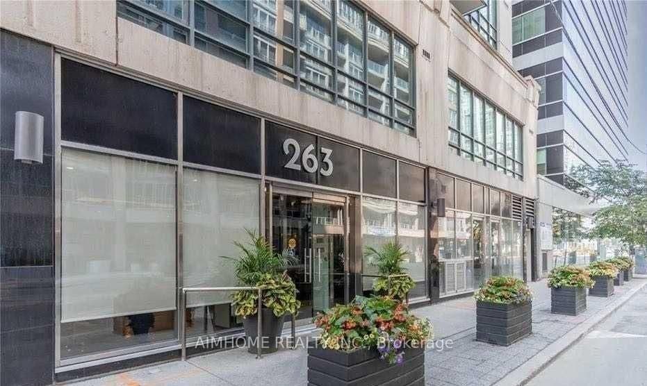 263 Wellington Street W, Unit 1206 - Image 1