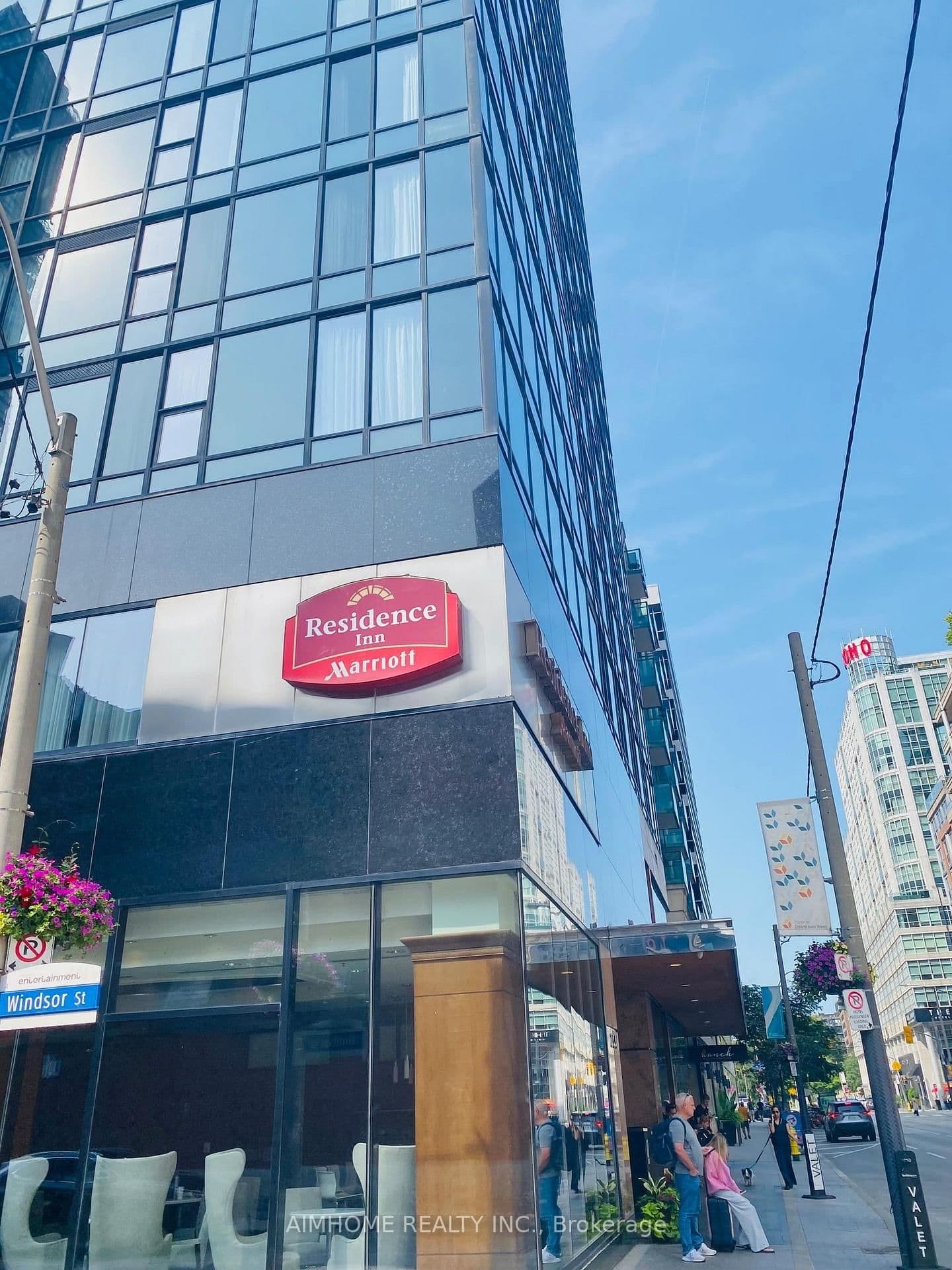 263 Wellington Street W, Unit 1206 thumbnail 14