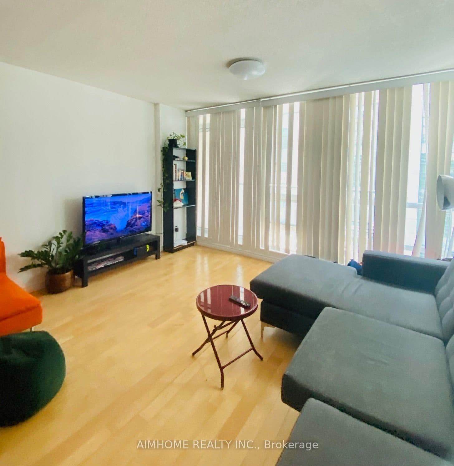 263 Wellington Street W, Unit 1206 thumbnail 6