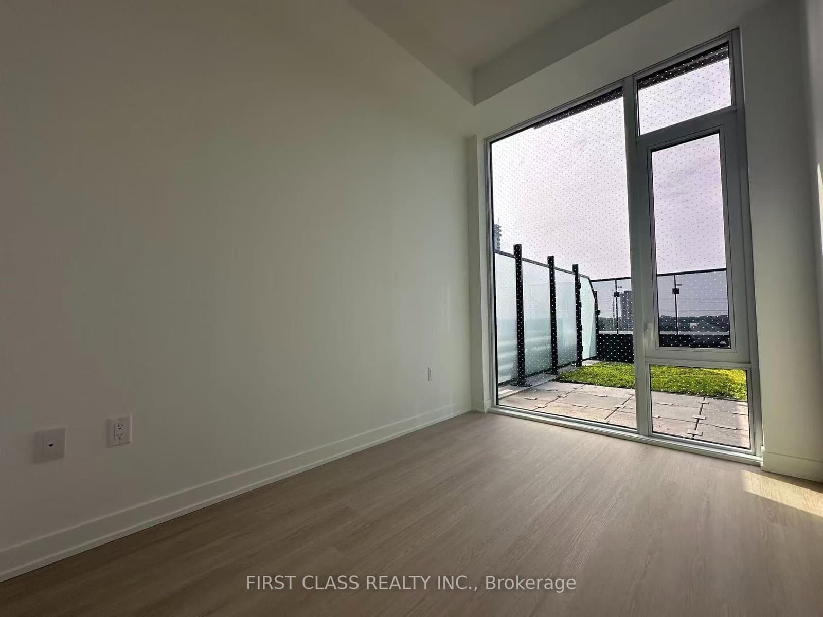 15 David Salomon Drive, Unit 703 thumbnail 4