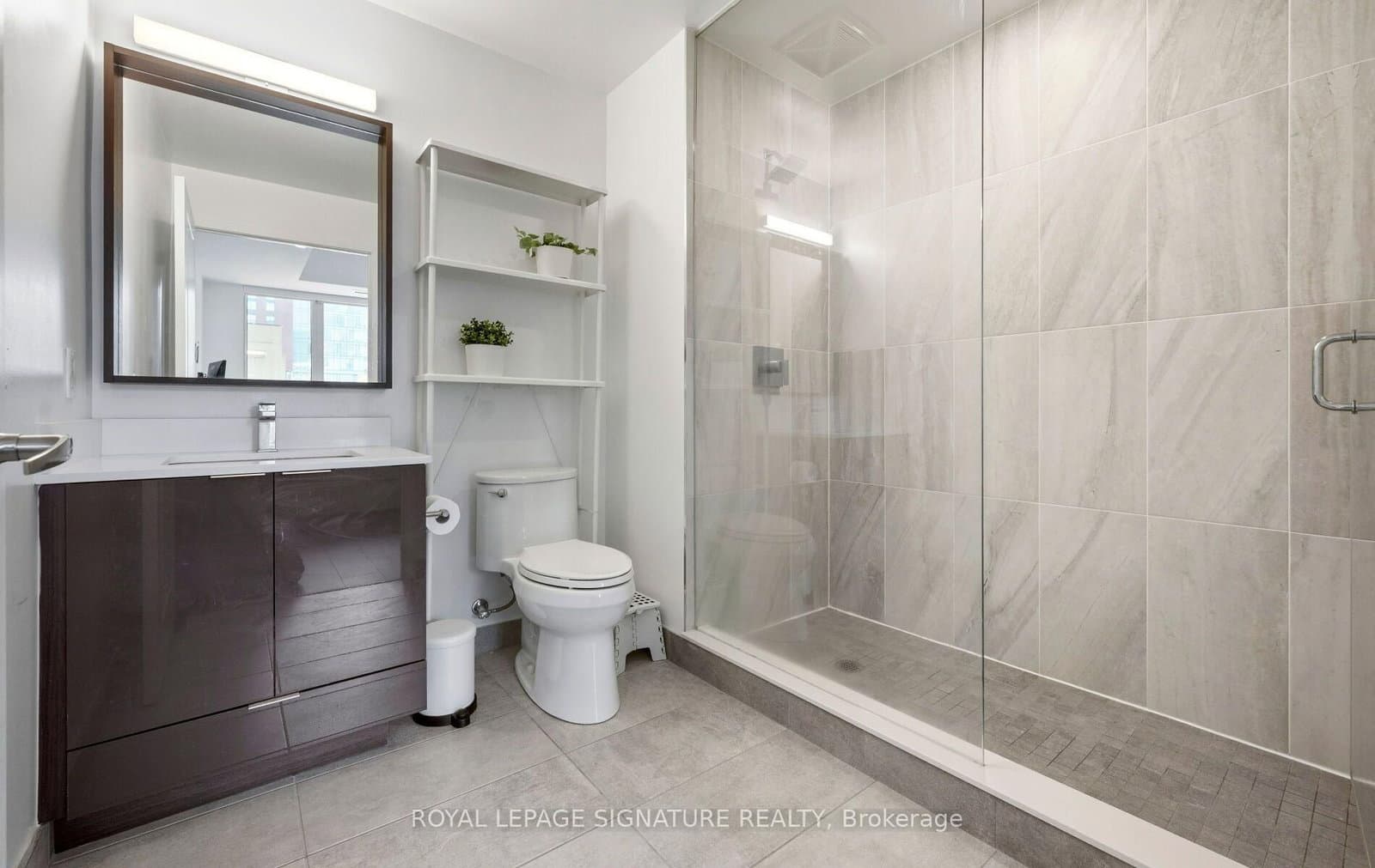 543 Richmond Street W, Unit 427 thumbnail 15