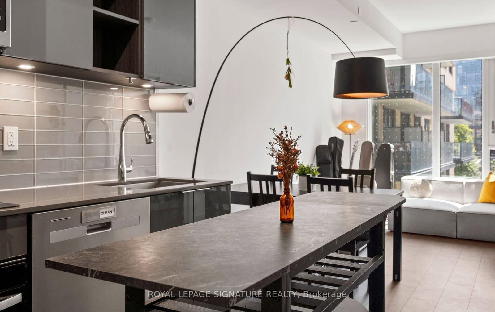 543 Richmond Street W, Unit 427 thumbnail 8