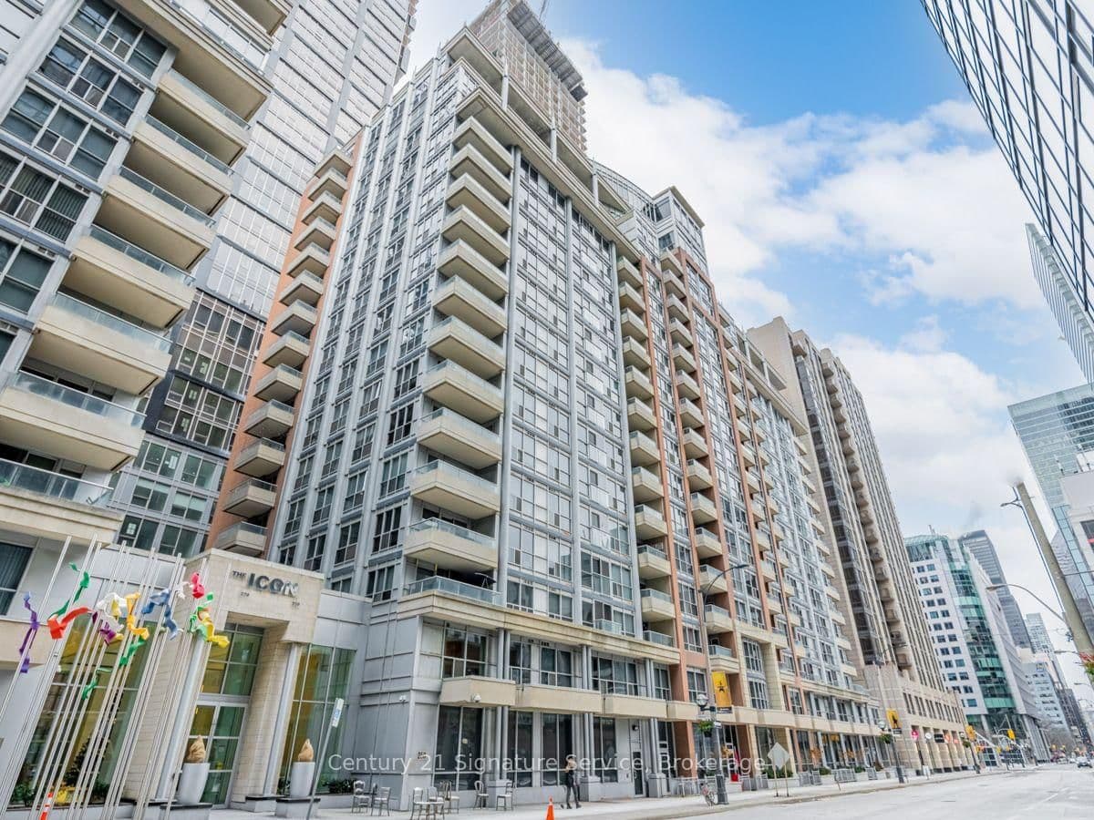 250 Wellington Street W, Unit PH36 - Image 1