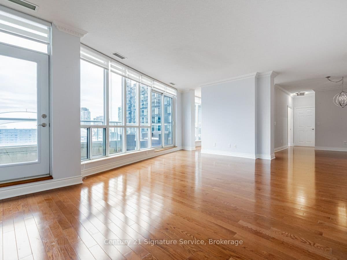 250 Wellington Street W, Unit PH36 thumbnail 11