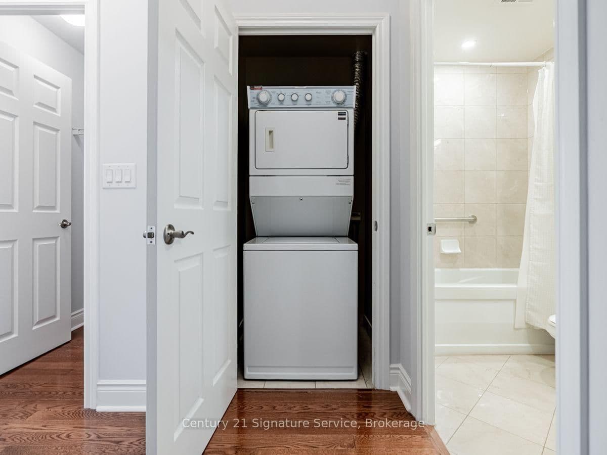 250 Wellington Street W, Unit PH36 thumbnail 14