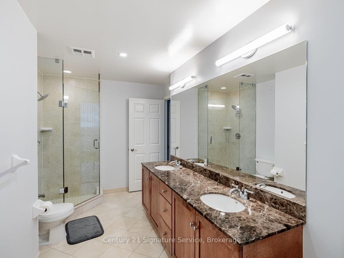 250 Wellington Street W, Unit PH36 thumbnail 19