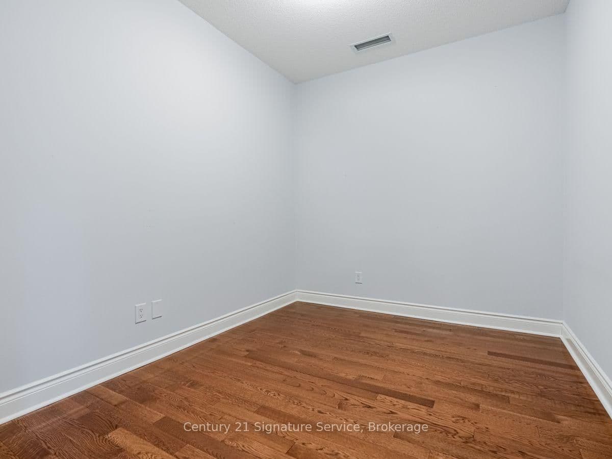 250 Wellington Street W, Unit PH36 thumbnail 26