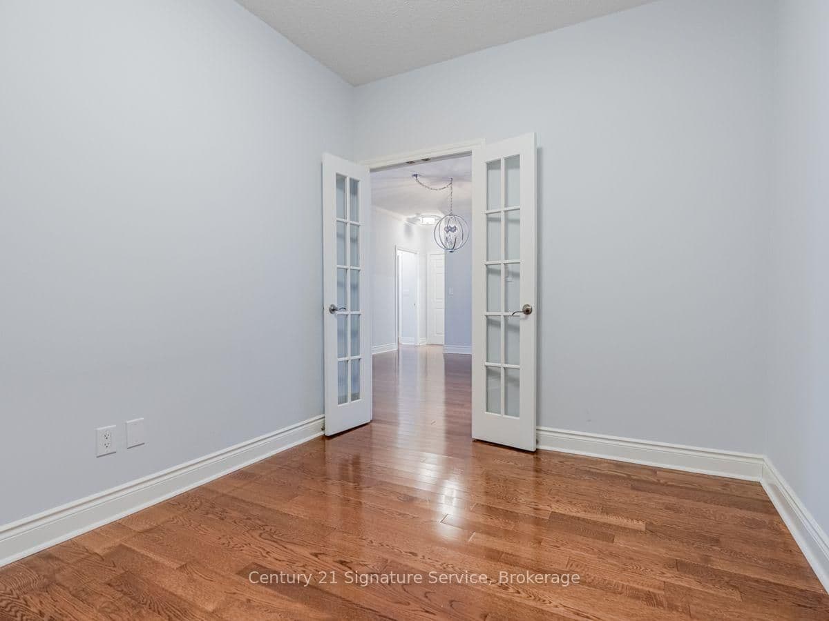 250 Wellington Street W, Unit PH36 thumbnail 27