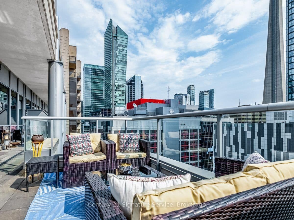 250 Wellington Street W, Unit PH36 thumbnail 30