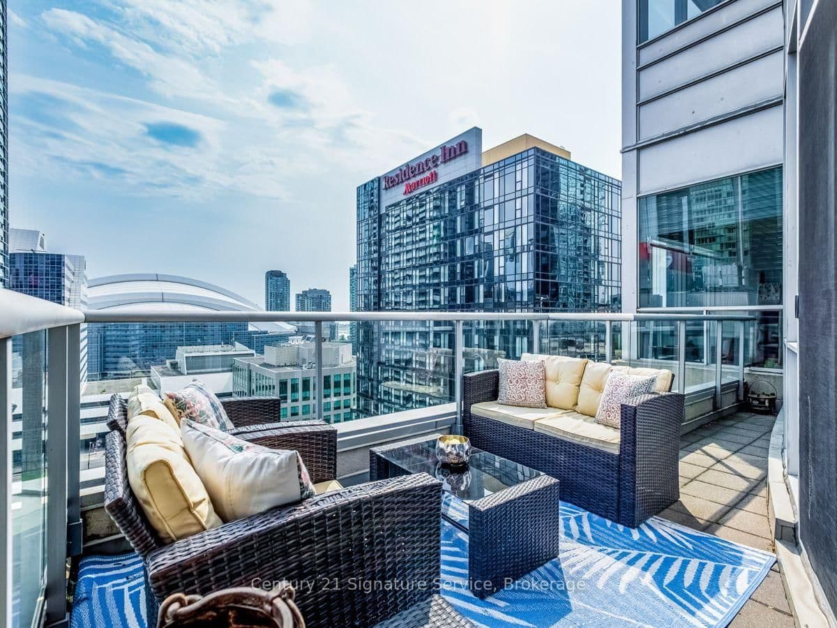 250 Wellington Street W, Unit PH36 thumbnail 31