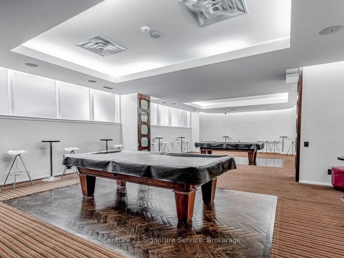 250 Wellington Street W, Unit PH36 thumbnail 38