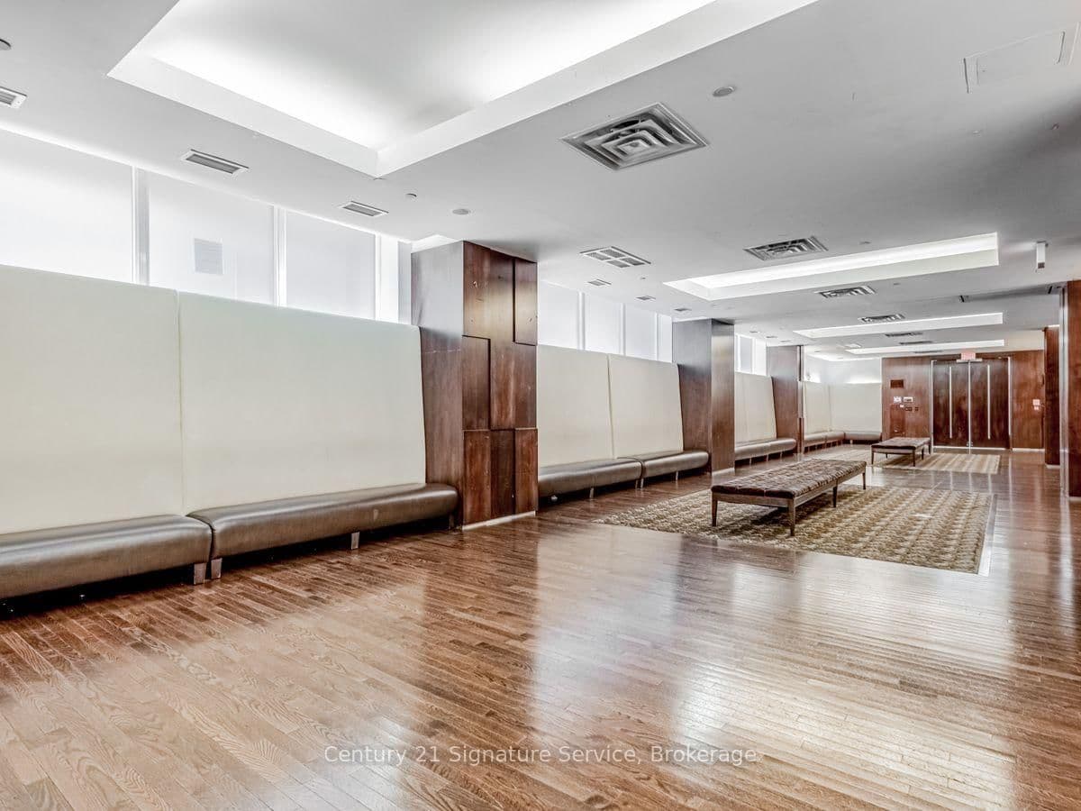 250 Wellington Street W, Unit PH36 thumbnail 39