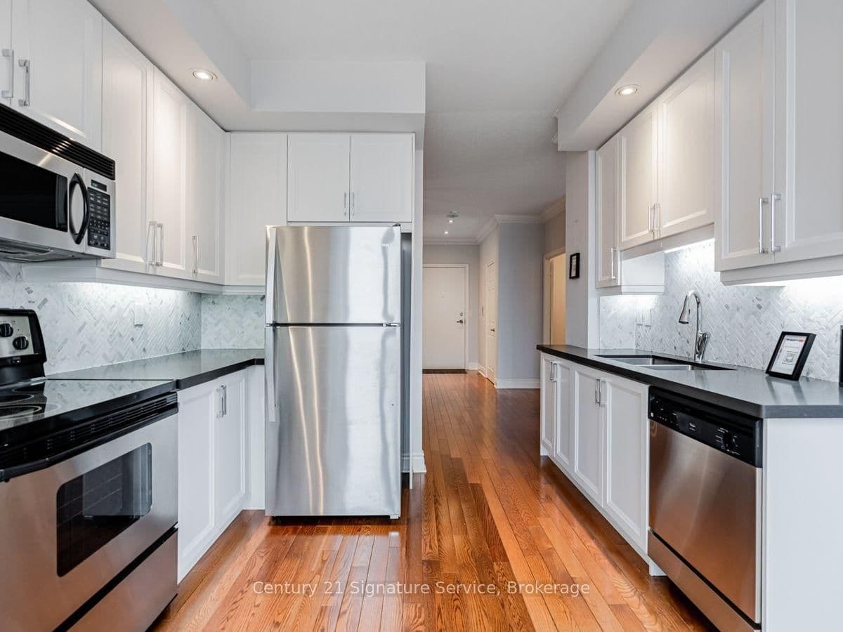 250 Wellington Street W, Unit PH36 thumbnail 7