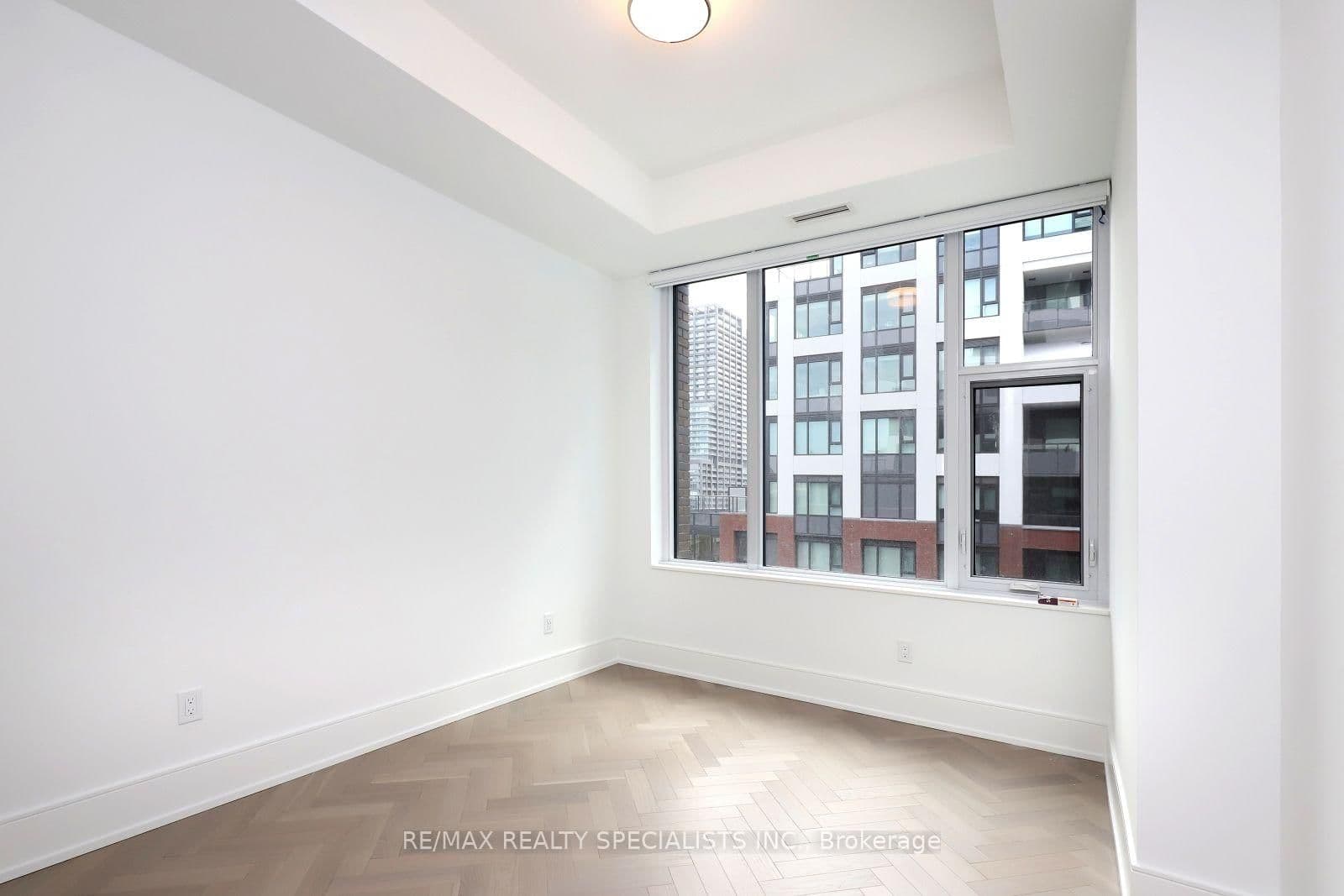 455 Wellington Street W, Unit 704 thumbnail 26