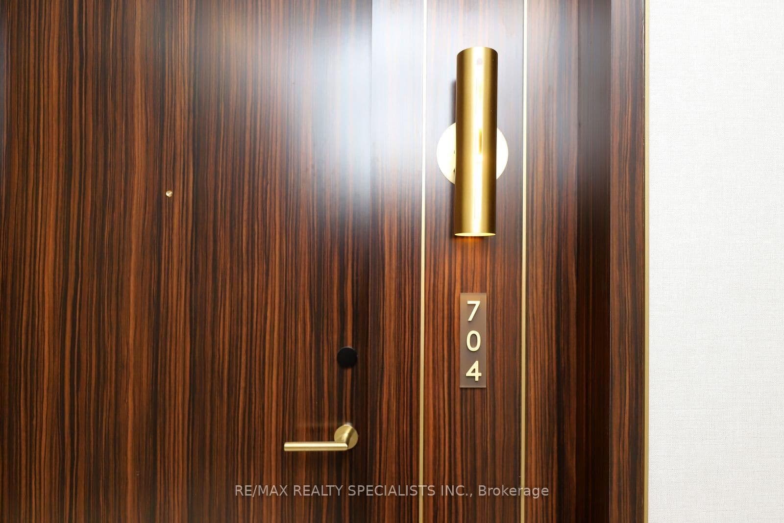 455 Wellington Street W, Unit 704 thumbnail 7