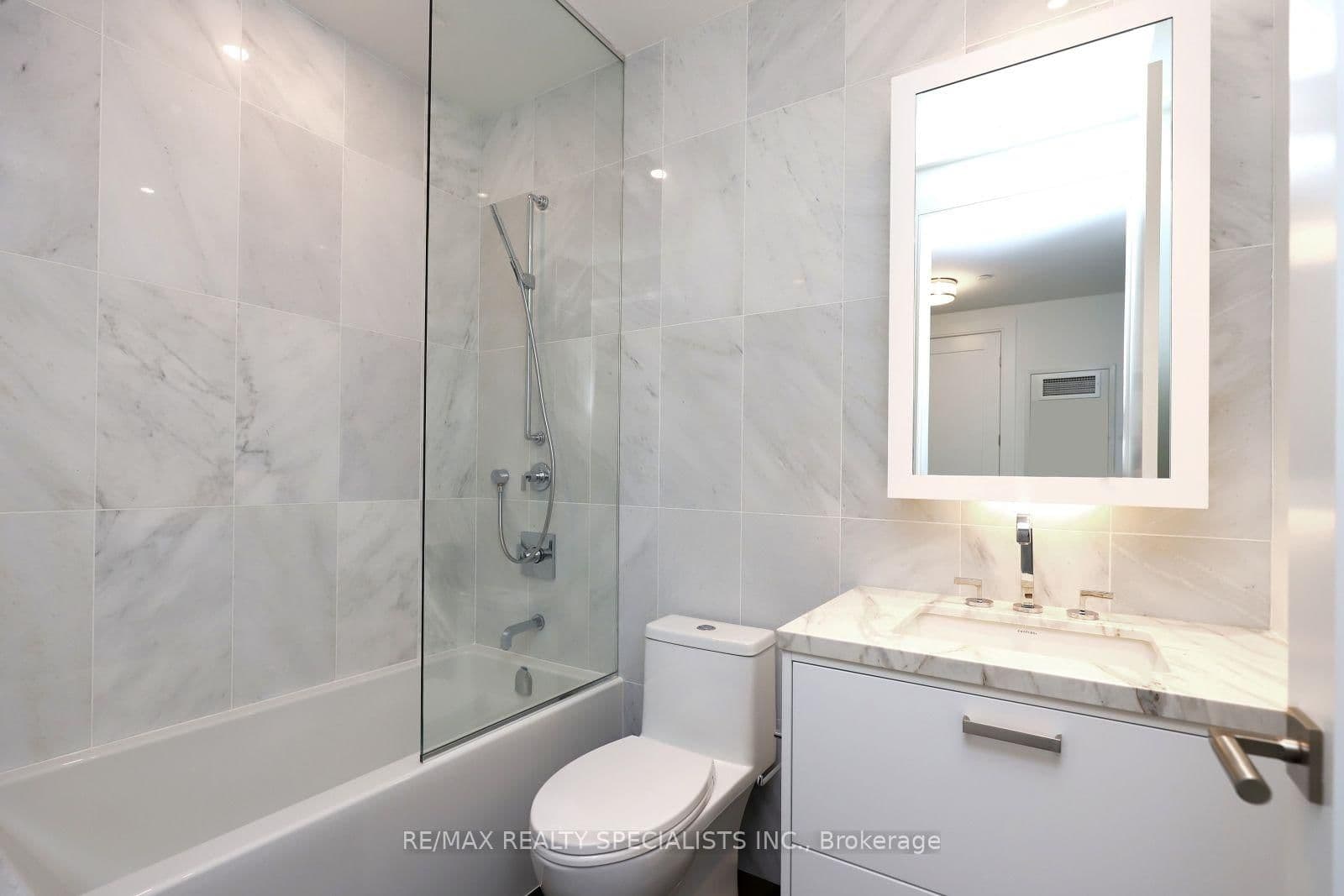 455 Wellington Street W, Unit 704 thumbnail 9