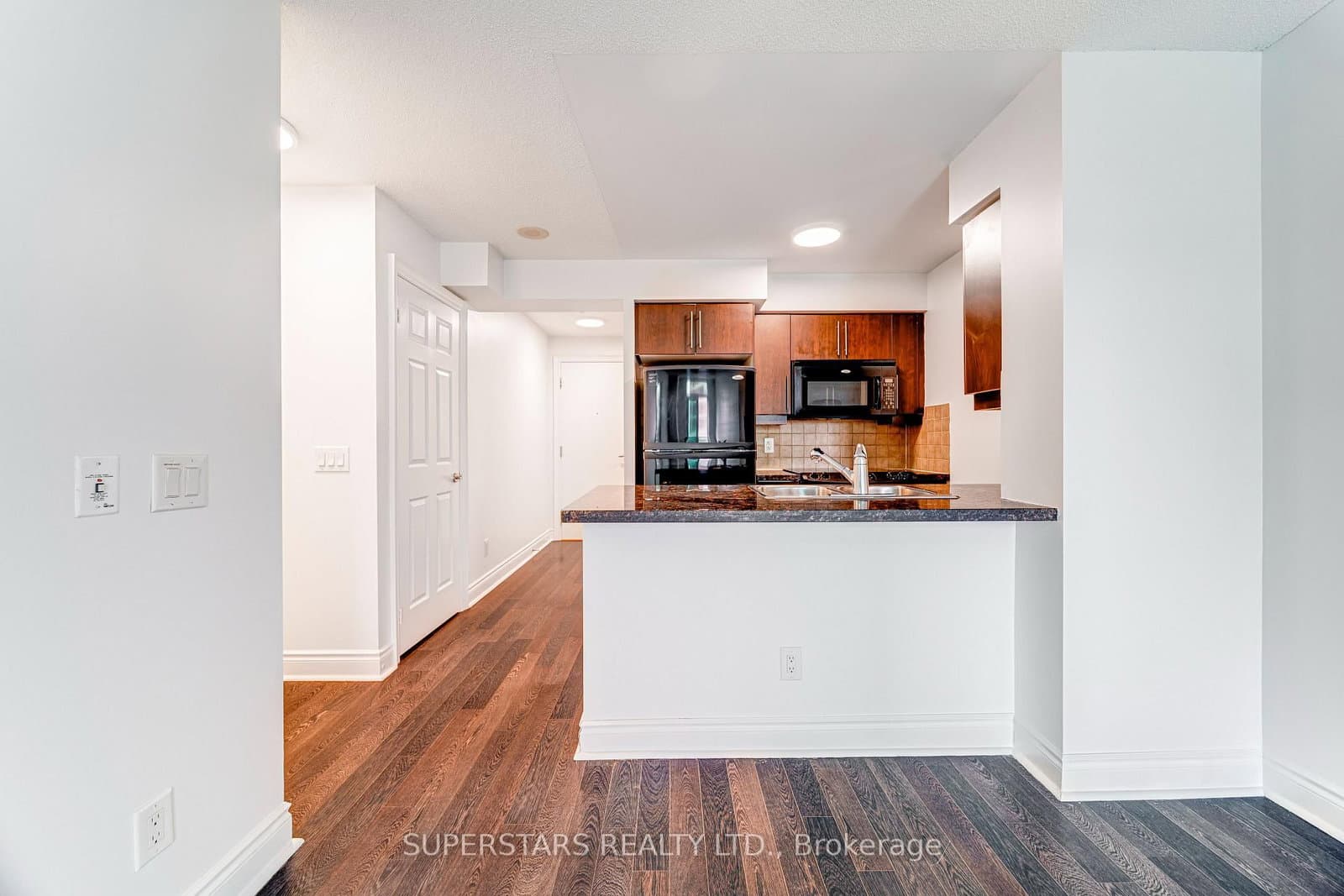 25 Greenview Avenue, Unit 524 thumbnail 12
