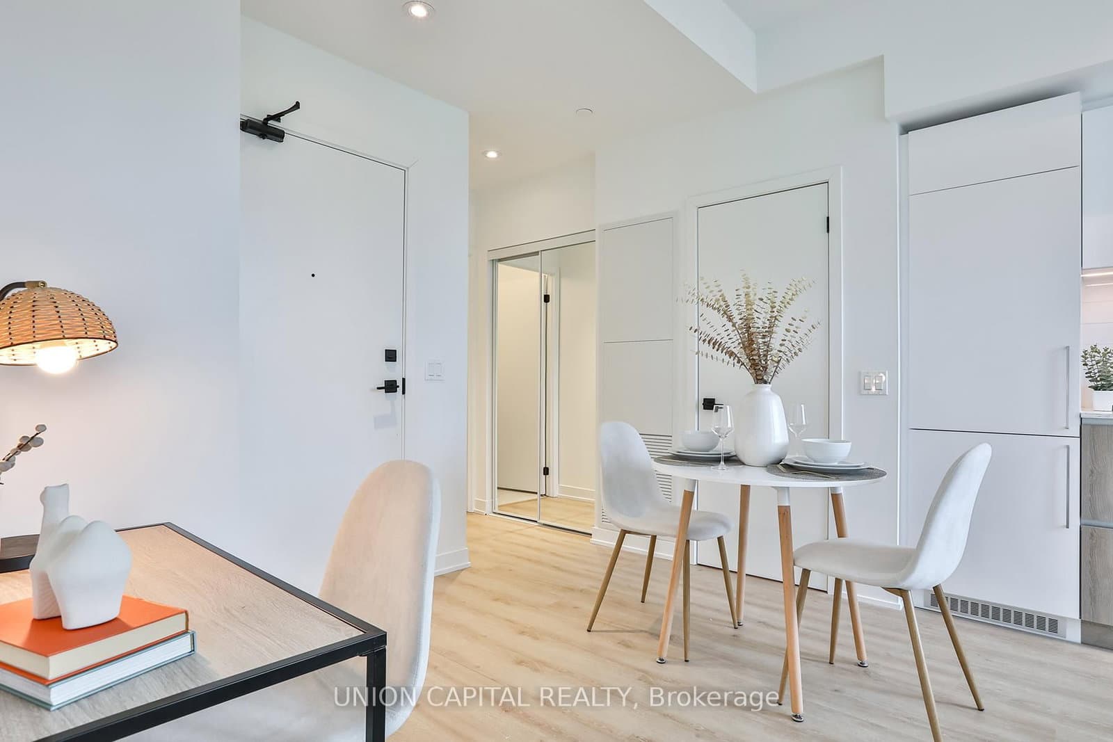 319 Jarvis Street, Unit 1005 thumbnail 11