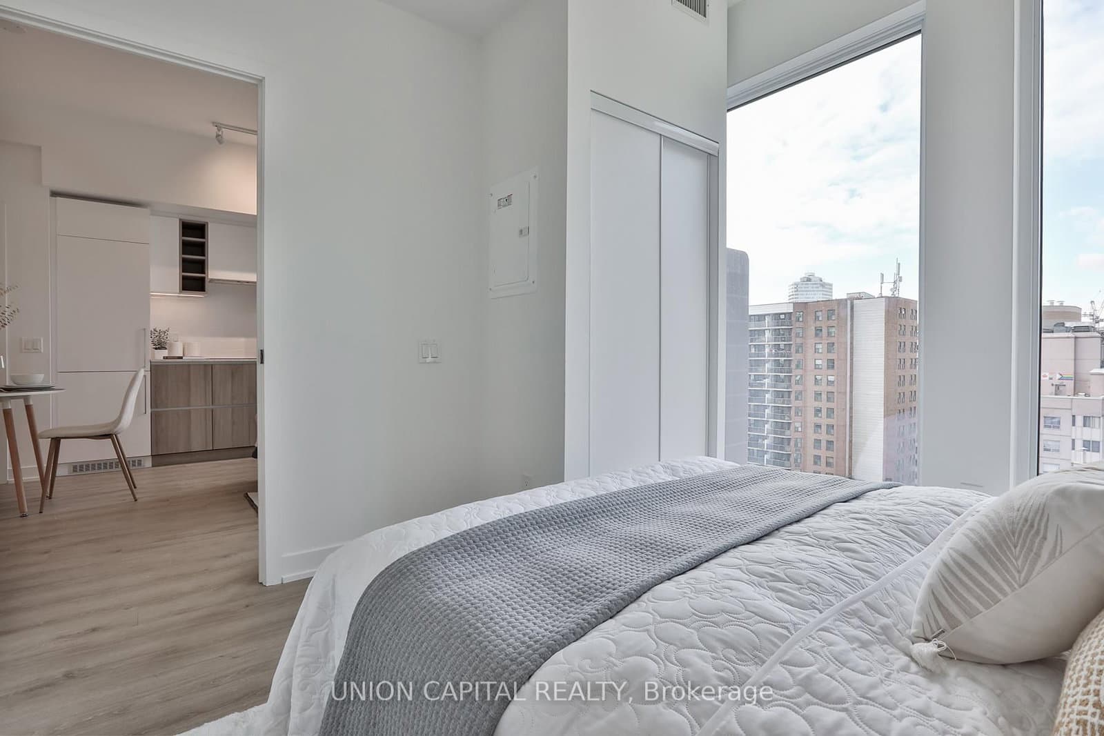 319 Jarvis Street, Unit 1005 thumbnail 14