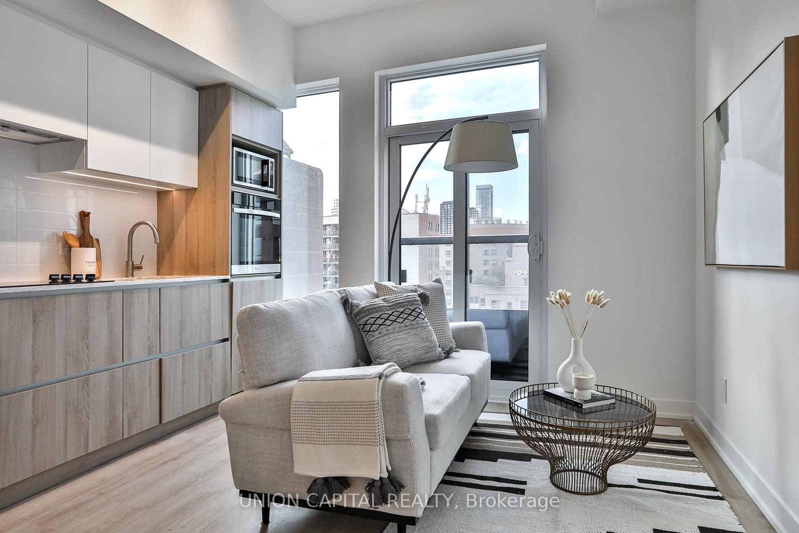319 Jarvis Street, Unit 1005 thumbnail 4