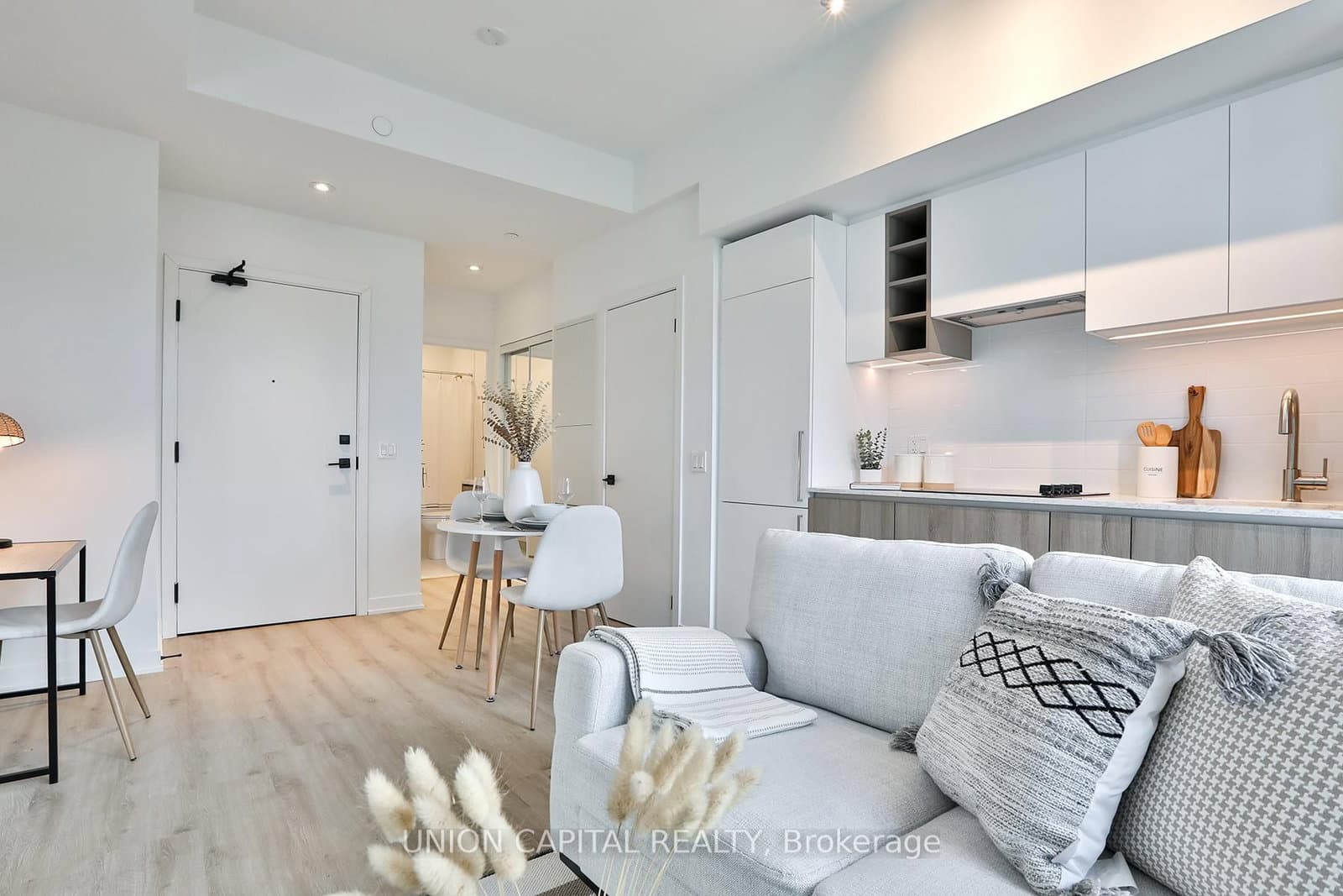 319 Jarvis Street, Unit 1005 thumbnail 5