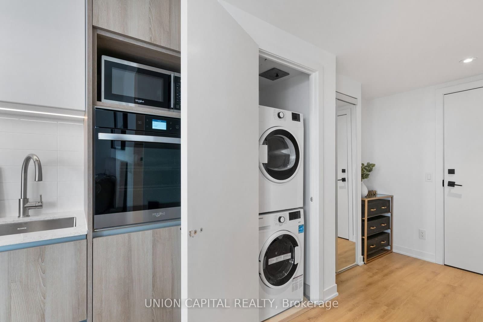 319 Jarvis Street, Unit 1612 thumbnail 14