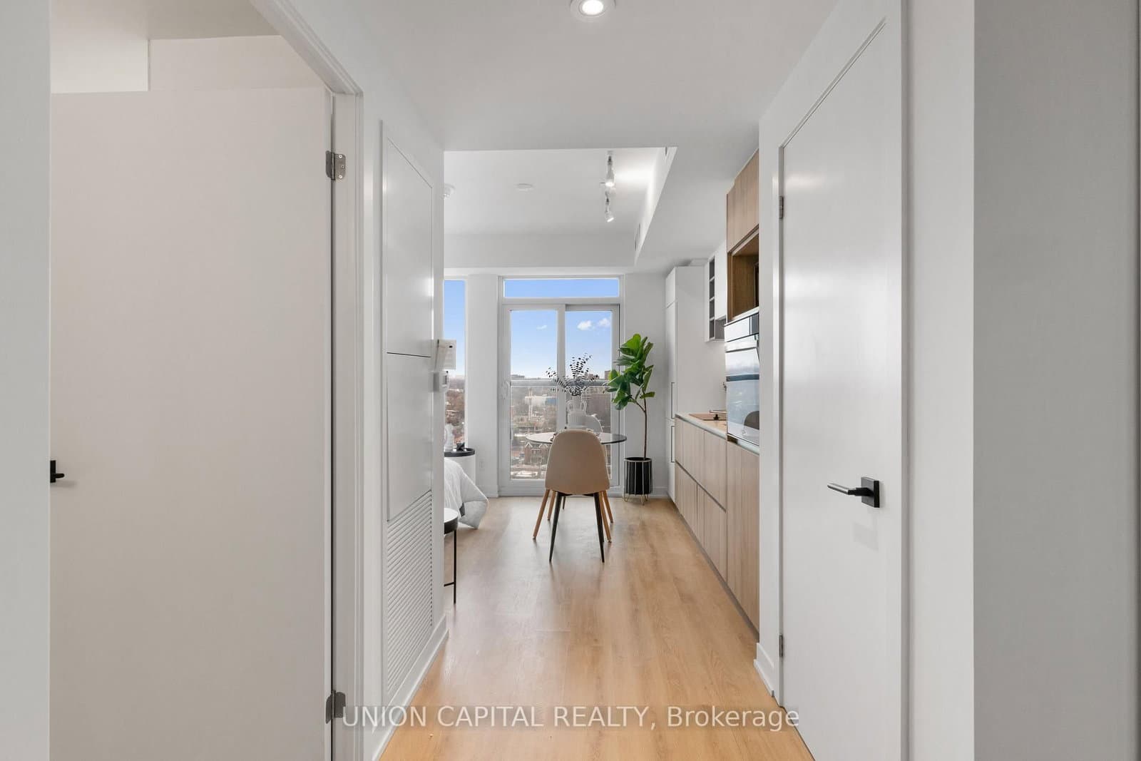 319 Jarvis Street, Unit 1612 thumbnail 15