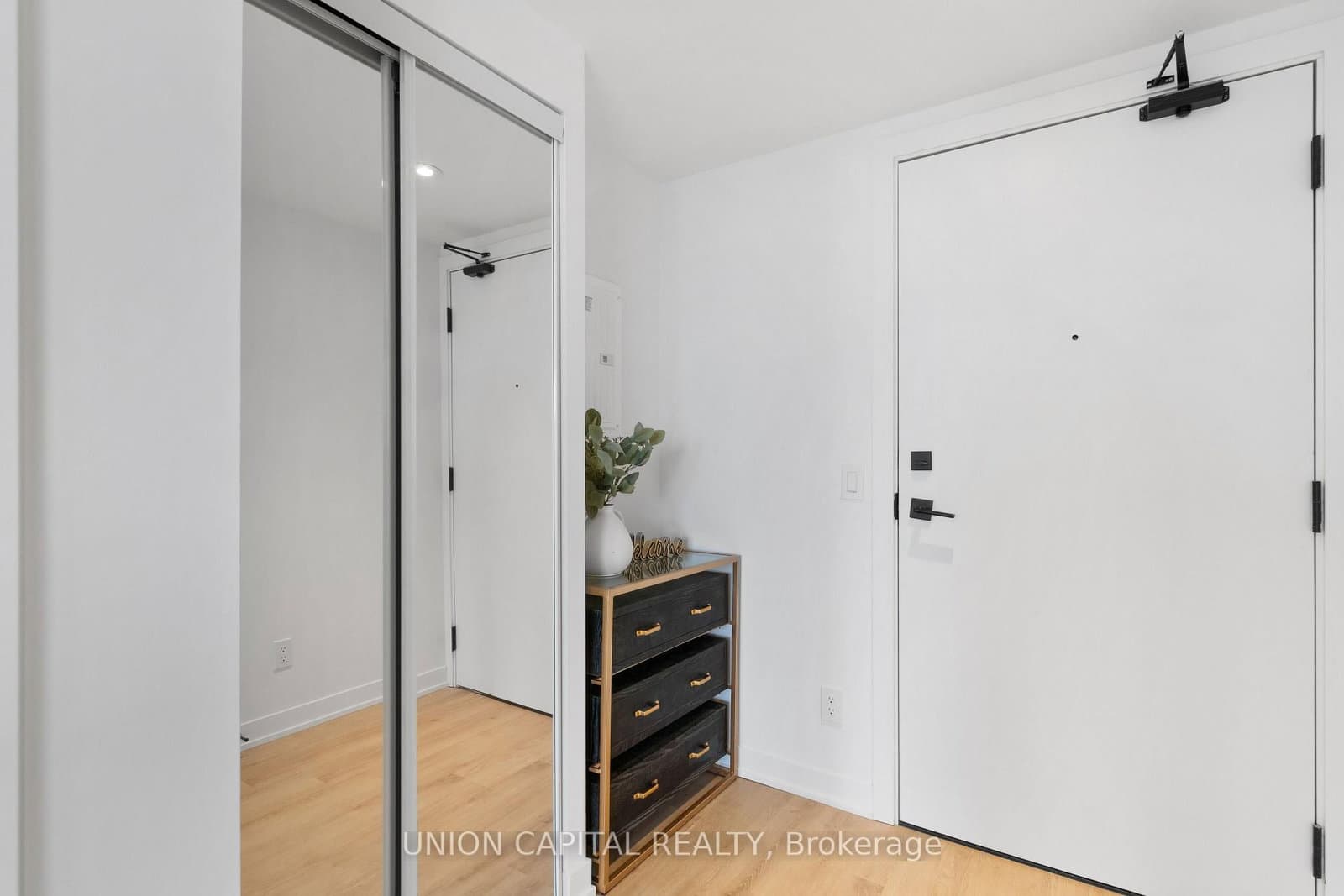 319 Jarvis Street, Unit 1612 thumbnail 16
