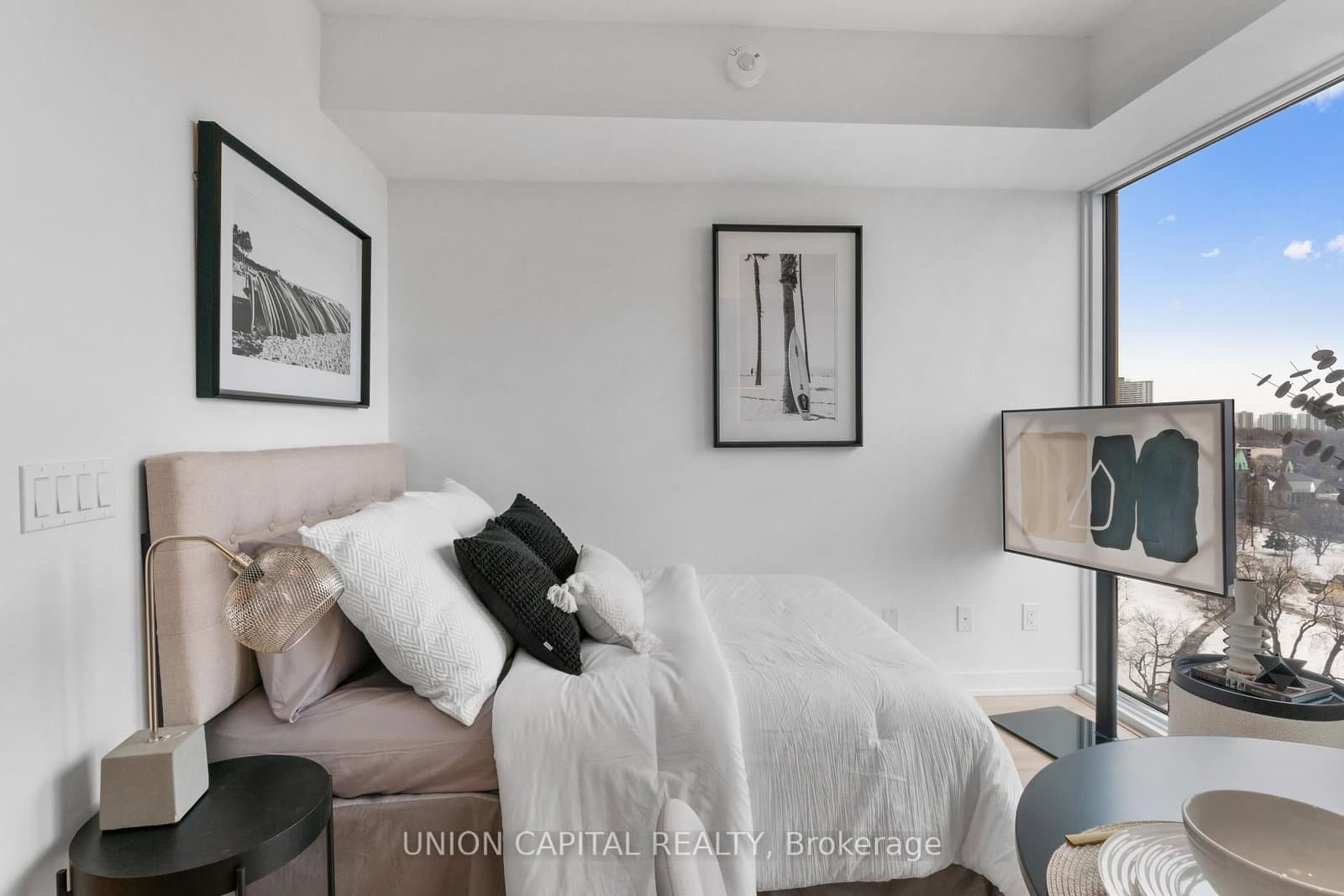 319 Jarvis Street, Unit 1612 thumbnail 2