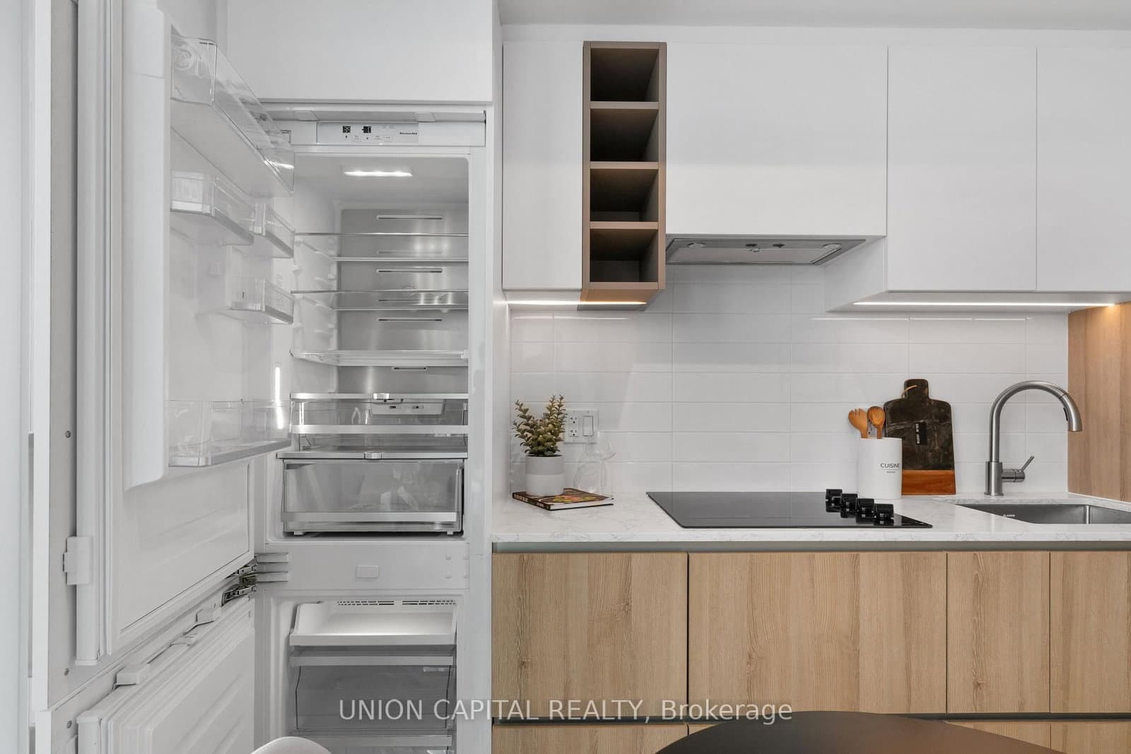 319 Jarvis Street, Unit 1612 thumbnail 9