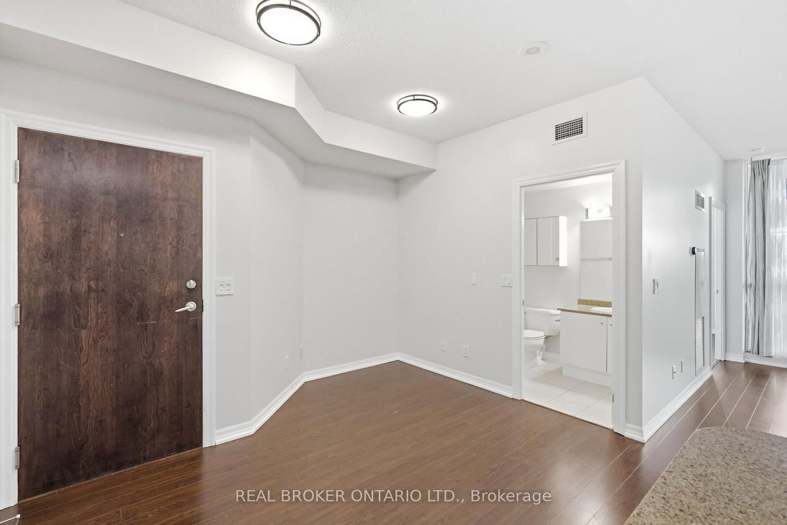 12 Yonge Street, Unit 415 thumbnail 15