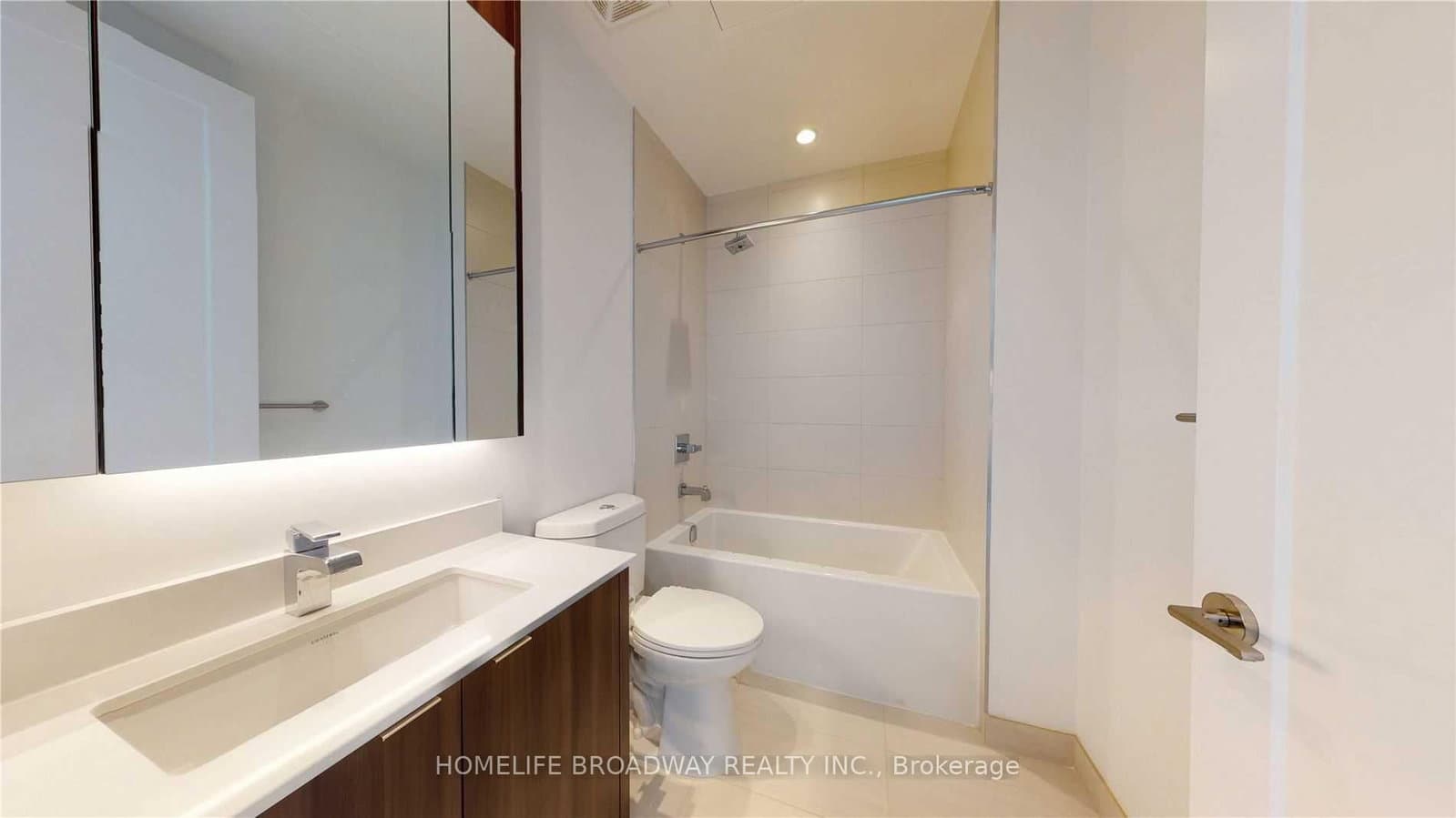 1 Edgewater Drive, Unit Sph31 thumbnail 14