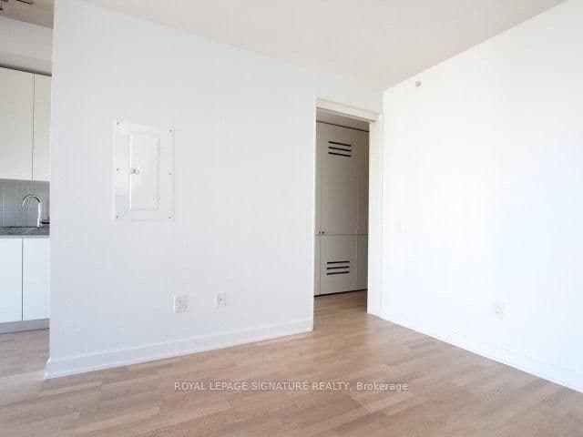 629 King Street W, Unit 1318 thumbnail 11