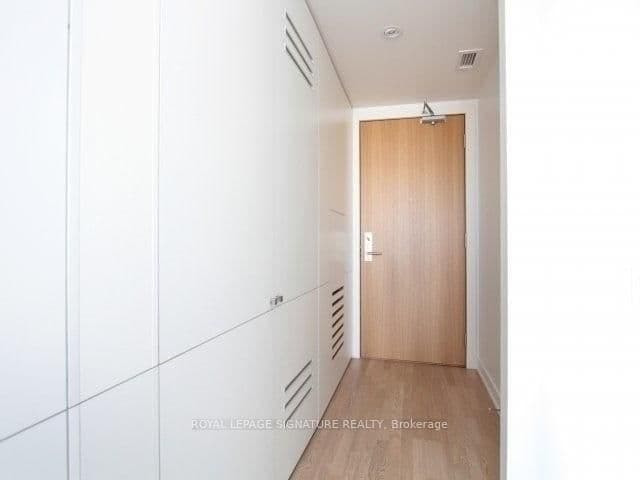 629 King Street W, Unit 1318 thumbnail 14