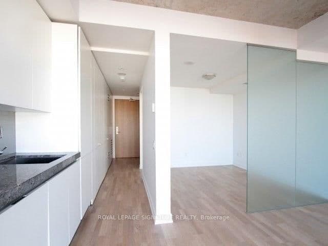 629 King Street W, Unit 1318 thumbnail 8
